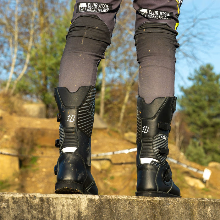 Tr1al Line Boot Black